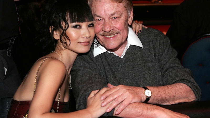 Illustration for article titled Jerry Buss, Surrounded By Boobs: A Tribute To The Greatest NBA Owner Ever